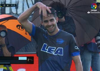 El Alavés de Abelardo golea y manda a Las Palmas a segunda