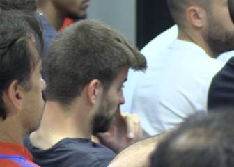 Las lágrimas de Piqué: no pudo con la emoción en el adiós de Iniesta