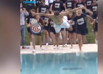 Nadal takes his traditional plunge after Barcelona triumph