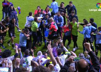 El Cucho hace historia: así celebró el paso a Primera