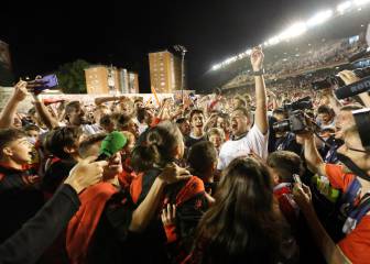 'La Vida Pirata' para celebrar el ascenso y fiestón en la fuente