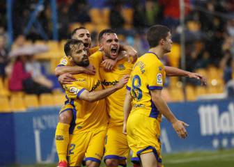 El Alcorcón selló la permanencia con goleada al Reus