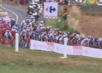 Vean la caída de Froome: se fue recto hacia el sembrado