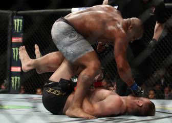 El golpe de tu vida en el momento justo: histórico KO de Cormier que derrotó al campeón