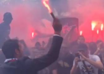 Buffon, como un ultra más: hasta encendió una bengala