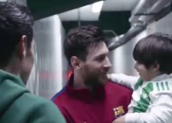 El gran detalle de Messi con el pequeño hijo de Guardado
