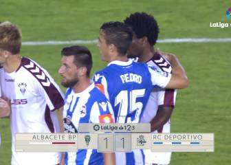 Albacete y Depor igualan un duelo marcado por la polémica