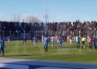 Incidentes violentos en la tribuna obligaron a suspender el Cipolletti-Almagro
