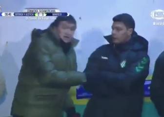 Banfield boss Falcioni whips out megaphone on touchline