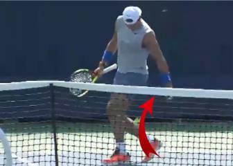 Hace todo bien: la virguería de Nadal para levantar la bola... en Twitter se preguntan cómo