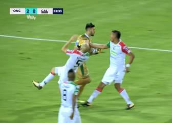 En Colombia calcan la jugada por la que echaron a Roque Mesa y el árbitro pita penalti