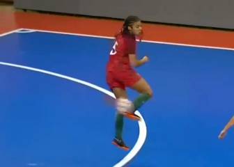 ¿Pero qué pasa en el futsal portugués? Ricardinho estará más que orgulloso de ella...