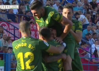 Las Palmas tumba al Extremadura que sigue sin conocer la victoria