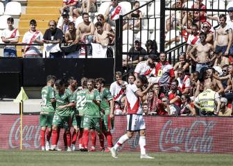 Ibai Gómez y Abdoulaye Ba ponen la alfombra roja al Alavés
