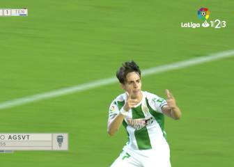 El Tenerife no aguantó con 10 y se deja dos puntos en Córdoba