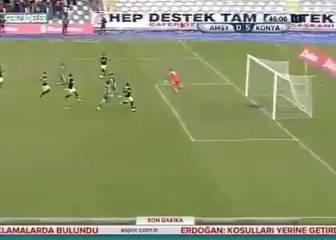 El espectacular primer gol de Paolo Hurtado con el Konyaspor