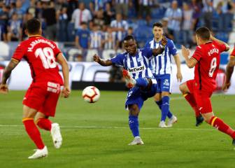 Calleri mantiene al Alavés en la zona alta en el descuento