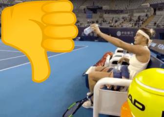 Como Verdasco o mucho peor: el gesto de desprecio de Sabalenka a un recogepelotas