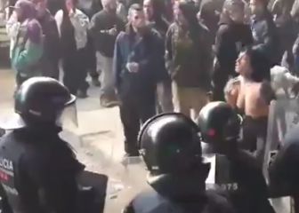 El discurso de una mujer semidesnuda a la policía española que se hizo viral