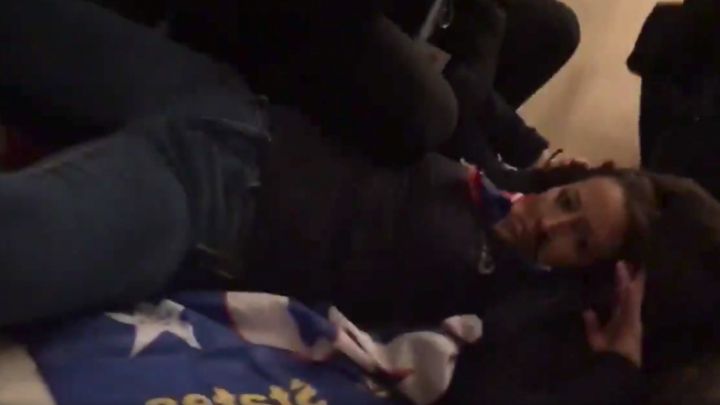 Imágenes sensibles: el momento en el que la mujer fallecida es disparada en el cuello