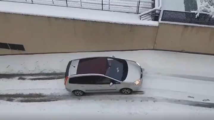 "?Ojo! Ya se ha dado...": el vdeo de un coche que arrasa en WhatsApp