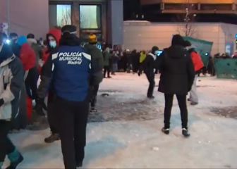La batalla campal de bolas de nieve entre cientos de jóvenes en Callao que indigna en las redes