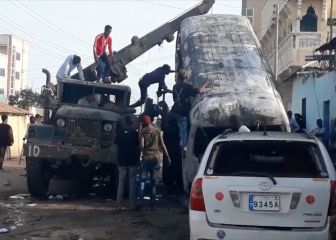 Una bomba en un autobús deja 5 muertos en Somalia mientras llevaba a un equipo de fútbol