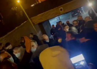 Sale a la luz este vídeo en la puerta del presunto asesino del niño: 