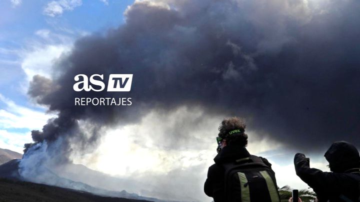 El valor de un voluntario: Zavan Isidro y un equipo de futbolistas durante la erupción de La Palma