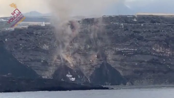 La lava vuelve a caer por la costa acantilada de La Palma: tres tomas junto a la fajana