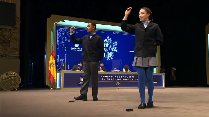 As se cant el segundo premio de la Lotera de Navidad