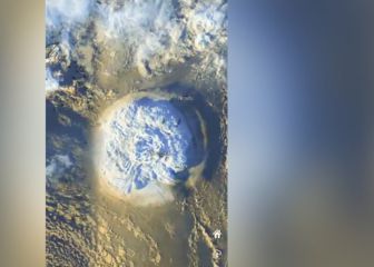 La impresionante toma de satélite de la erupción submarina que provoca el tsunami de Tonga