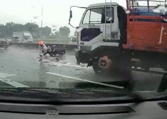 El milagro de un motorista para salvar la embestida de un camión