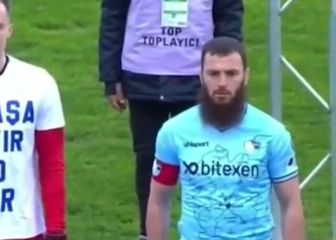 Un jugador turco reniega vestir una camiseta contra la guerra