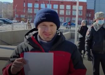 Esto es lo que pasa en Rusia cuando sacas una hoja en una plaza aunque esté en blanco