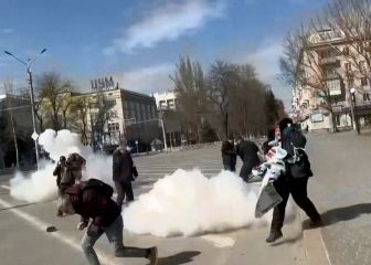 El ejército ruso abre fuego contra manifestantes ucranianos en contra de la ocupación en Jersón